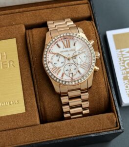 Michael Kors Luxurious Watch for Womens - Image 4