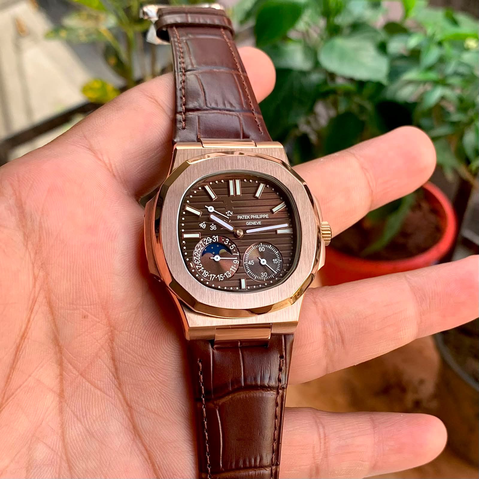0ccef2b4-8e6e-4603-80e4-829cce4f3ae3 Patek Philippe Nautilus 5712/1R-001 - Image 1