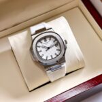 Patek Philippe Nautilus White Automatic - Image 3