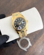 Rolex Datejust Yellow Gold Black Dial Automatic - Image 2