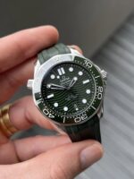 Omega Seamaster Green Diver Automatic - Image 2