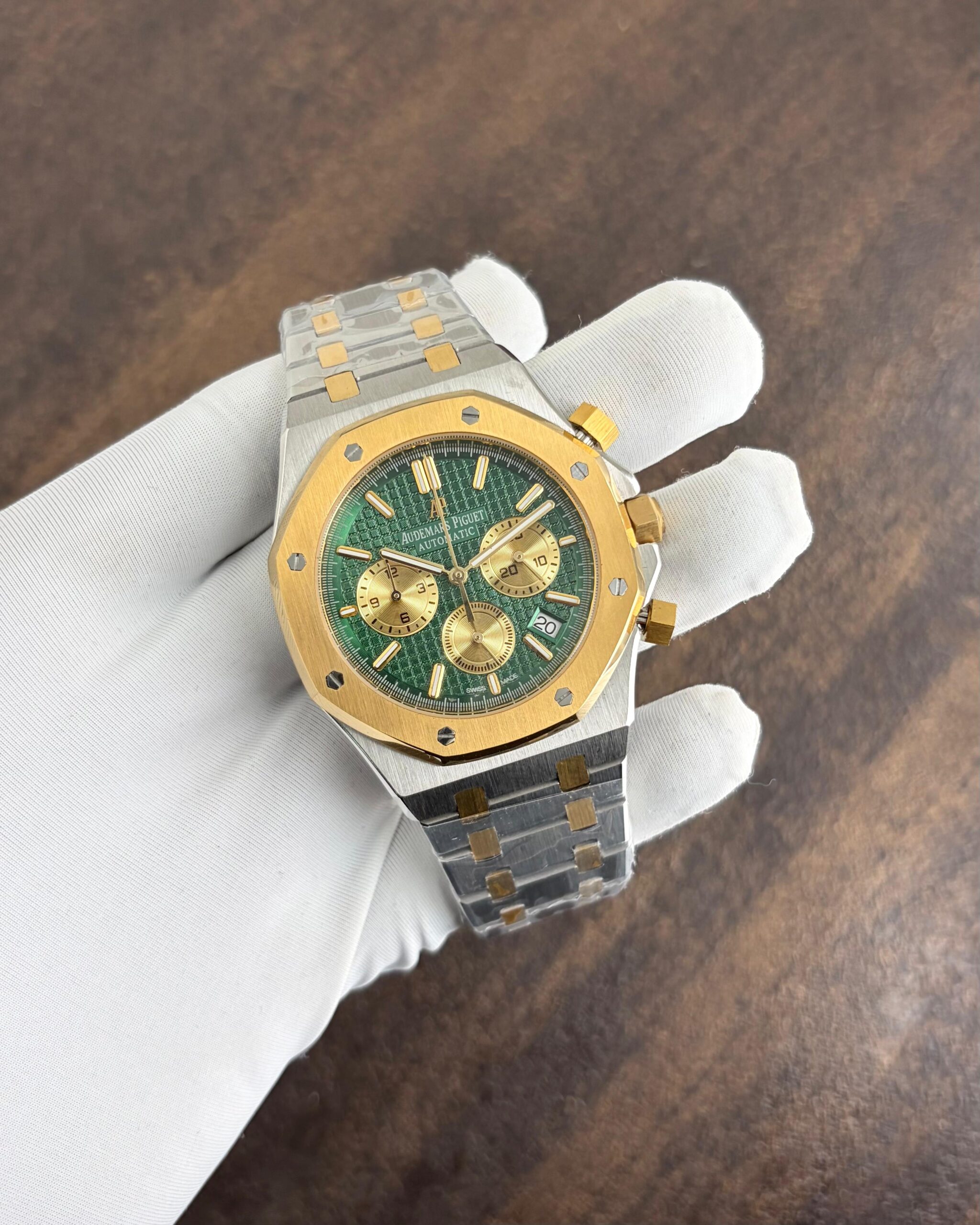 WhatsApp Image 2026-08-05 at 12.51.43 PM Audemars Piguet Two-Tone Green Dial Chronograph - Image 1