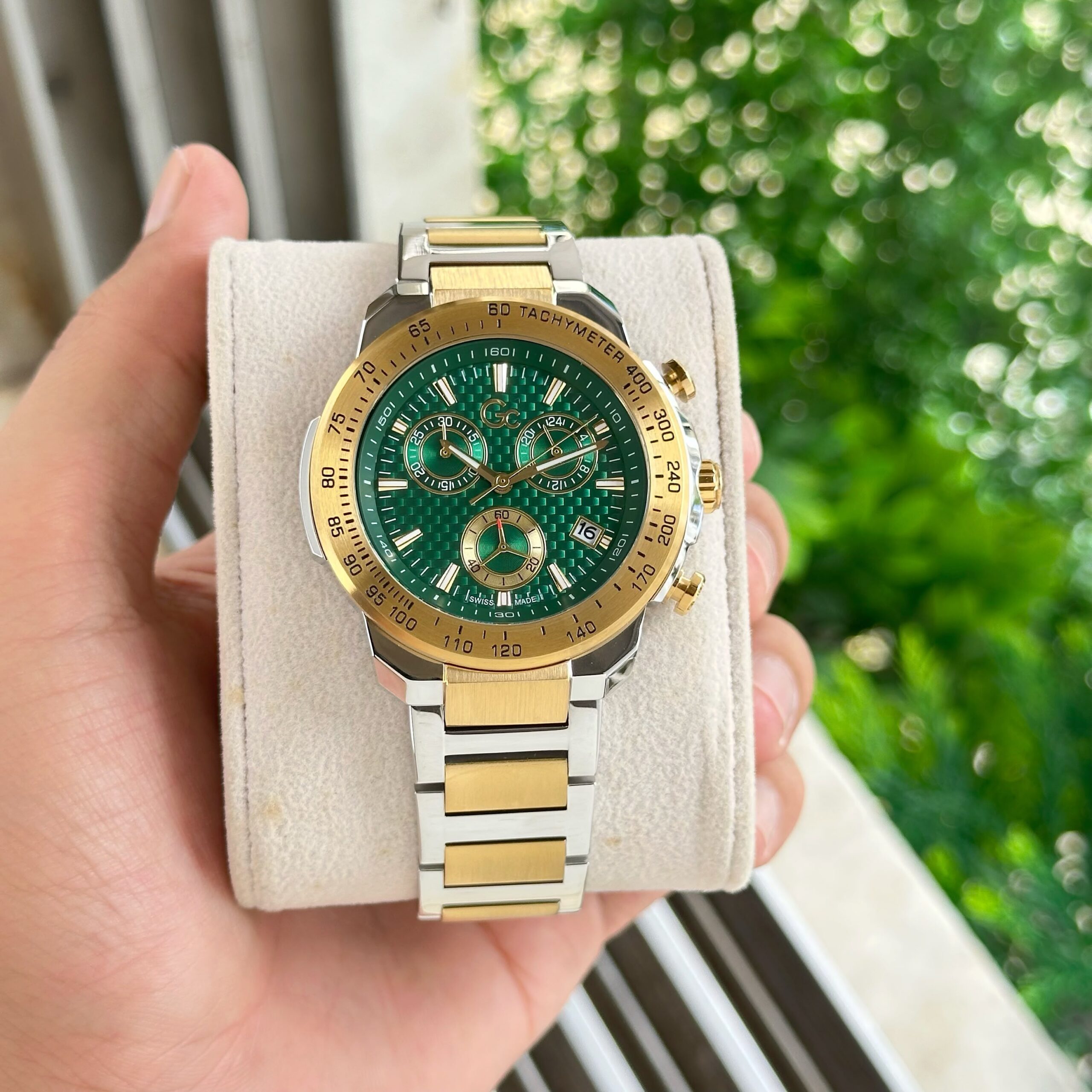 WhatsApp Image 2026-08-22 at 3.44.18 PM Guess Z35002 Textured Green Dial Chrono - Image 1