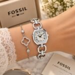 Fossil Harlow Silver White textured dial - Image 5
