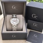 Guess White mother-of-pearl Dial Chrono - Image 4