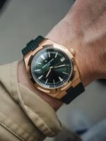 Vacheron Constantin Overseas Green Dial Rose Gold Automatic - Image 3