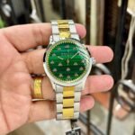 Gucci G-Timeless 32mm Malachite Green Dial