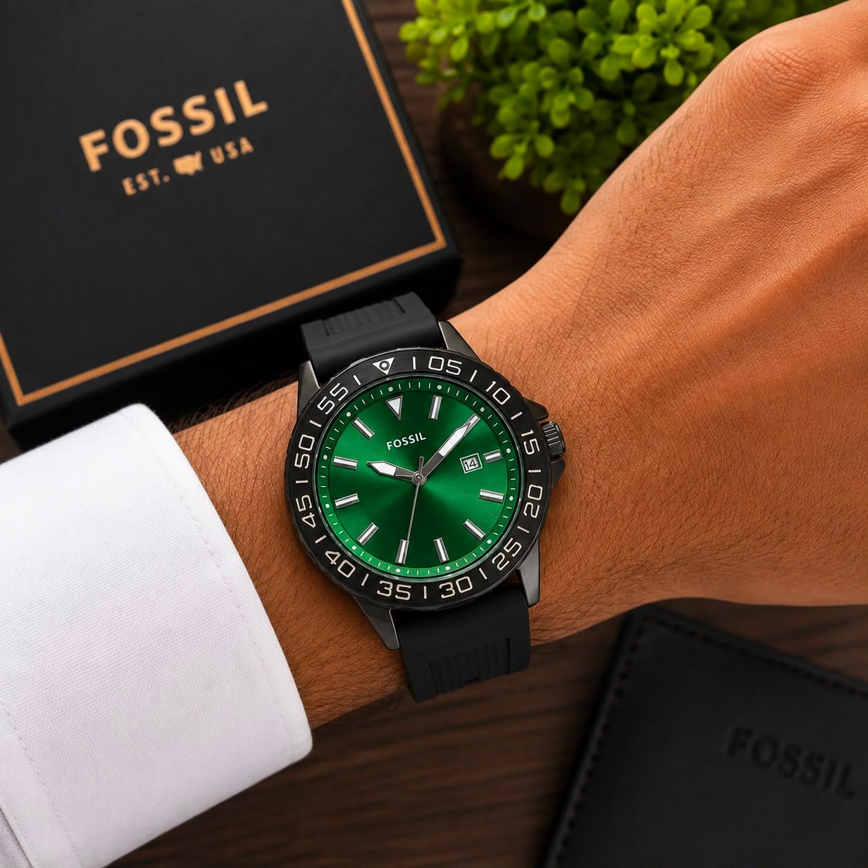 WhatsApp Image 2026-09-26 at 12.20.26 AM (1) Fossil Bannon Green Sunray Dial - Image 1