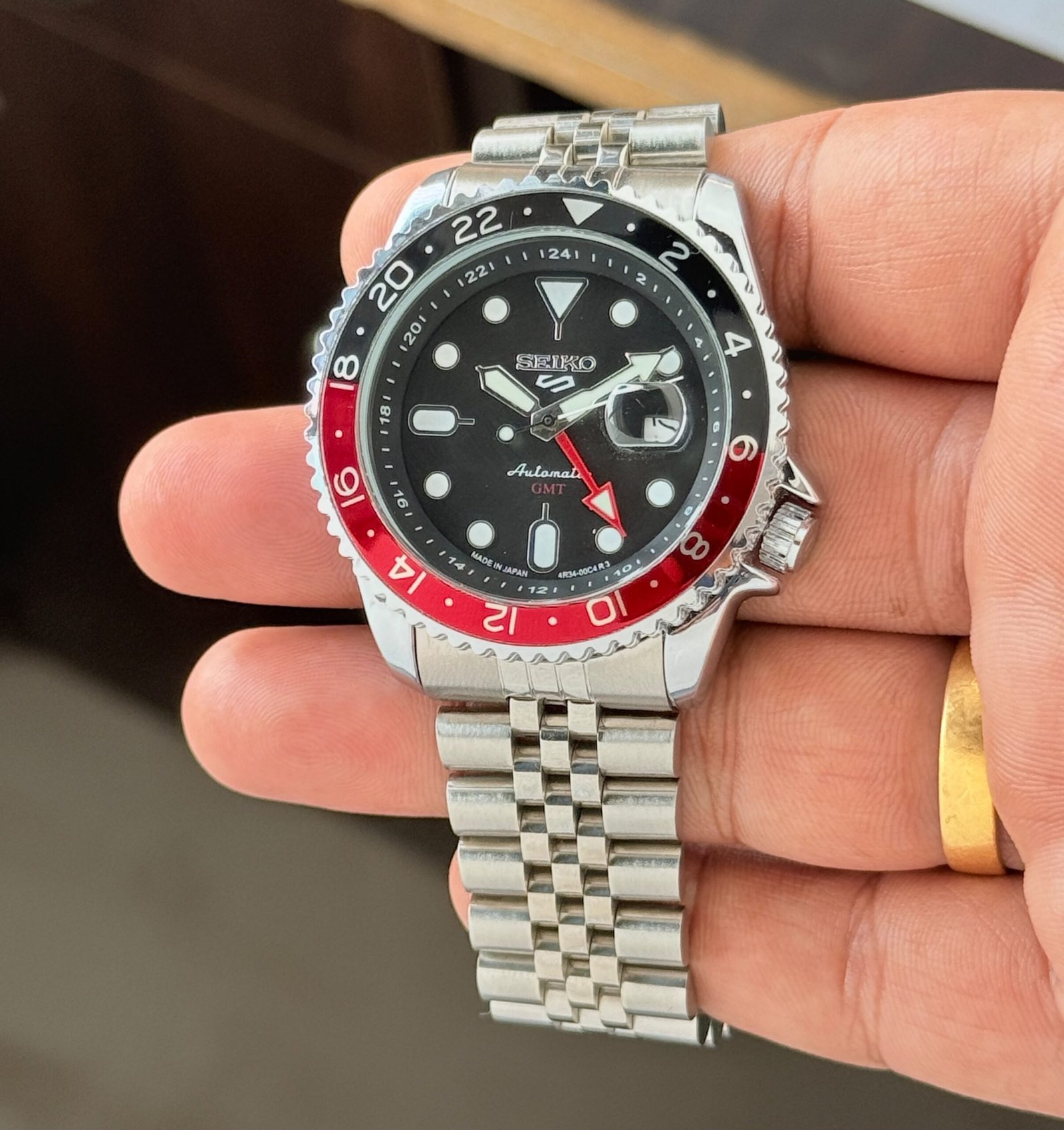 WhatsApp Image 2026-10-21 at 2.27.21 AM (1) Seiko GMT Black Dial Rotating Bezel Quartz - Image 1
