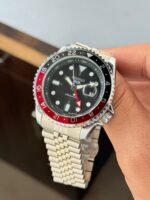 Seiko GMT Black Dial Rotating Bezel Quartz - Image 2